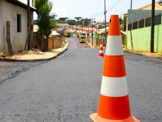 PREFEITURA DE RESERVA EST PRXIMO DE TERMINAR AS LTIMAS RUAS ASFALTADAS DO PACOTE DE R$ 5,5 MILHES