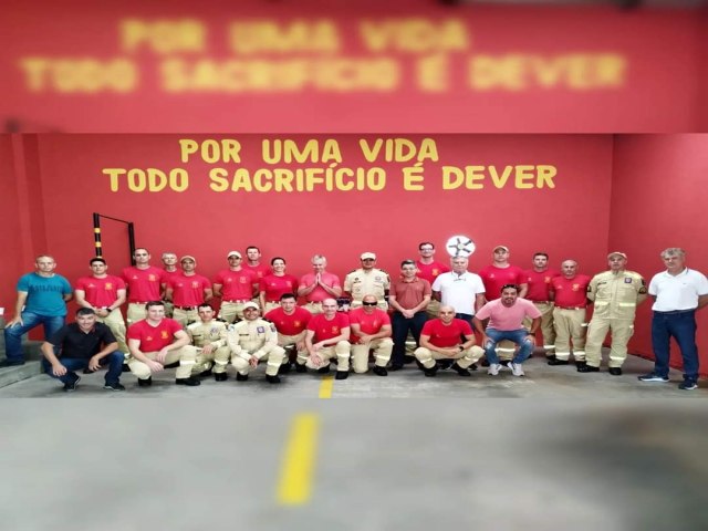 SOLENIDADE EM COMEMORAO AOS 25 ANOS DE INSTALAO DO CORPO DE BOMBEIROS EM PALMEIRA (PR)