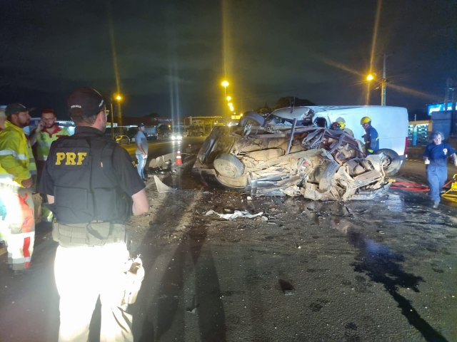 PRF ATENDE GRAVE ACIDENTE NA AVENIDA SOUZA NAVES, NA NOITE DESSA SEGUNDA-FEIRA