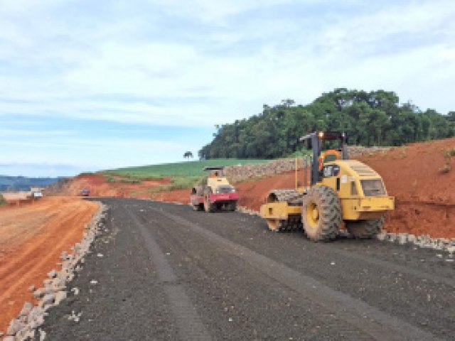 PAVIMENTAO ENTRE IMBA E RESERVA CONTINUA AVANANDO NESTE FINAL DE ANO