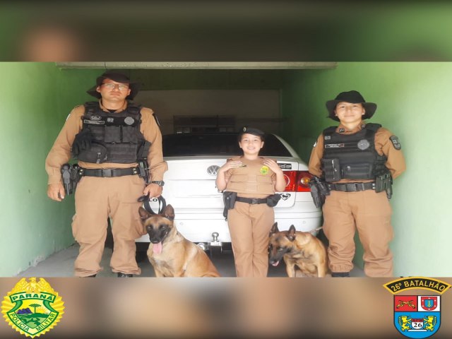 EQUIPE OPERAES COM CES VISITA E ENTREGA FARDA PARA F DA POLICIA MILITAR