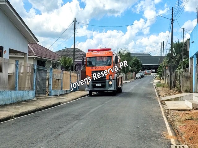 DEFESA CIVIL DE RESERVA ATENDE OCORRNCIA DE INCNDIO EM VEGETAO