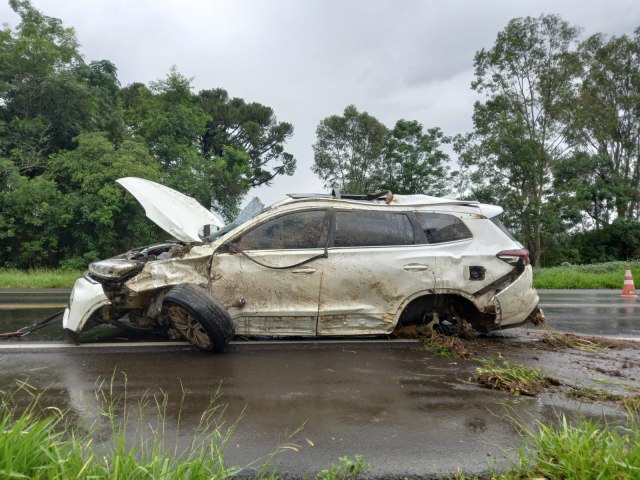 TRS PESSOAS FICAM FERIDAS EM ACIDENTE NA BR-373, ENTRE IMBITUVA E PONTA GROSSA 