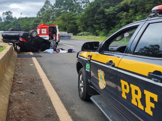 JOVEM FICA GRAVEMENTE FERIDA EM ACIDENTE NA BR-376 EM TIBAGI (PR)