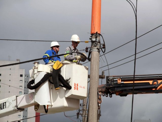 800 PROFISSIONAIS DA COPEL TRABALHAM PARA RESTABELECER FORNECIMENTO DE ENERGIA EM TODO O PARAN