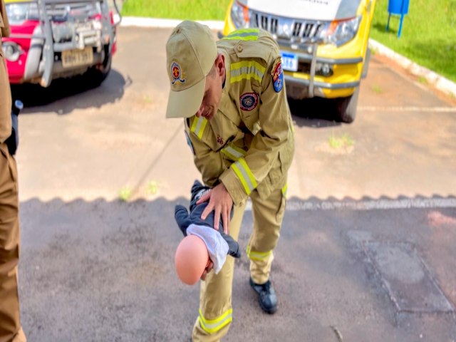 26 BPM E CORPO DE BOMBEIROS DEMOSTRAM PROCEDIMENTO DE DESOBSTRUO DAS VIAS REAS