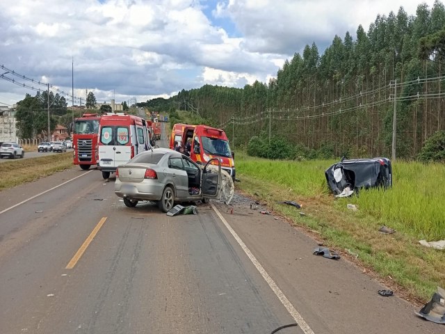 GRAVE ACIDENTE RESULTA NA MORTE DE DUAS PESSOAS NA RODOVIA PR-160, EM TELMACO BORBA (PR)