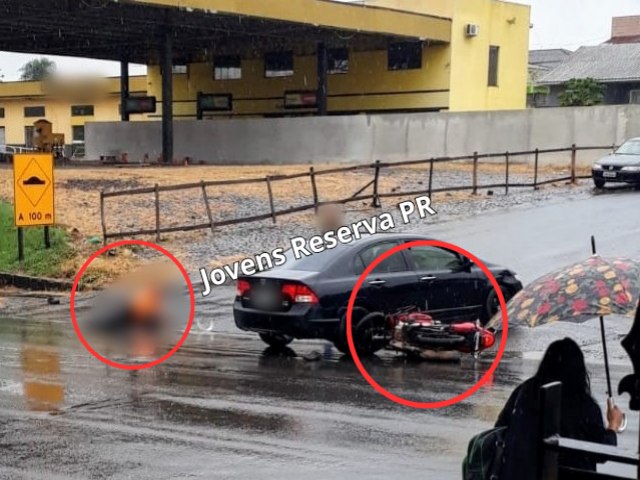 EQUIPE DO PAM  ACIONADA APS ACIDENTE ENTRE CARRO E MOTOCICLETA, EM RESERVA (PR)