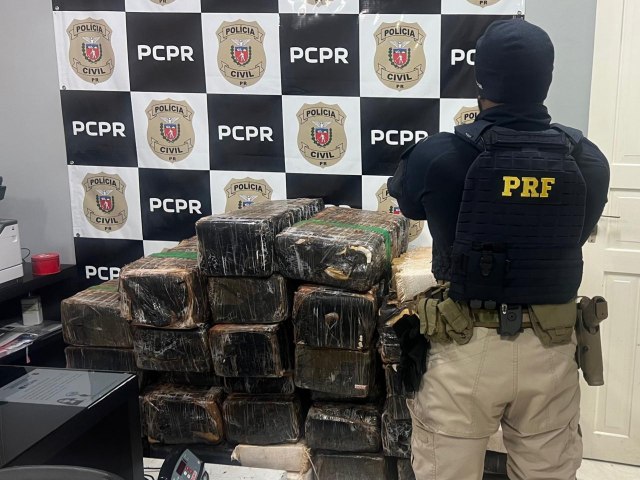 PRF APREENDE 609,25KG DE MACONHA EM GUARAPUAVA