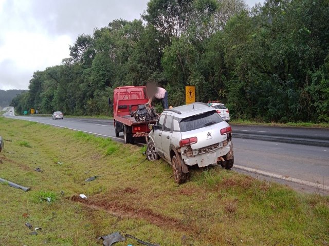 ACIDENTE NA BR-376, EM IMBA, DEIXA DUAS PESSOAS FERIDAS