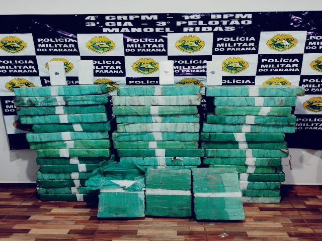 POLCIA MILITAR APREENDE MAIS DE 400KG DE MACONHA EM MANOEL RIBAS/PR