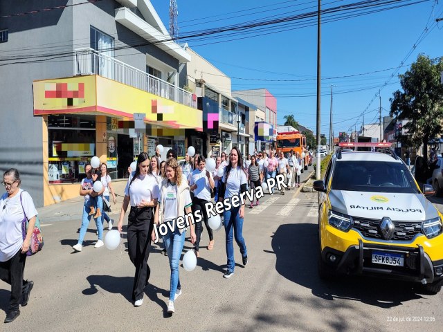 CAMINHADA EM RESERVA MARCA O DIA ESTADUAL DE COMBATE AO FEMINICDIO 