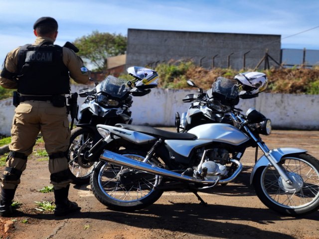 POLCIA MILITAR PRENDE MOTOCICLETA QUE REALIZAVA MANOBRAS BRUSCAS E EM ALTA VELOCIDADE NA EM TELMACO BORBA