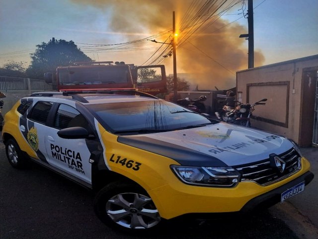 POLCIA MILITAR ATUA EM INCNDIO RESIDENCIAL NA CIDADE DE TELMACO BORBA