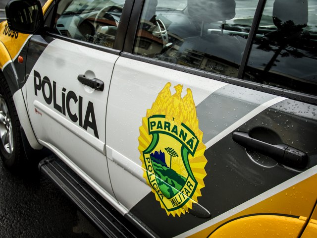 EQUIPE POLICIAL DE CURIVA PRENDE SUSPEITO DE RECEPTAO E RECUPERA CELULAR ROUBADO 