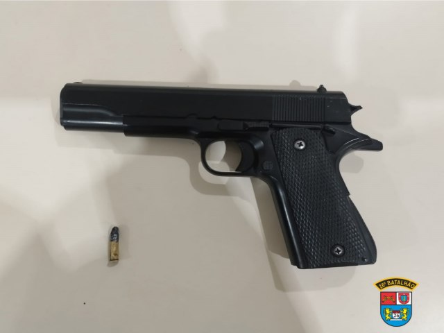 ADOLESCENTE  APREENDIDO POR PORTE ILEGAL DE MUNIO E SIMULACRO DE ARMA DE FOGO NA REGIO CENTRAL DE TELMACO BORBA