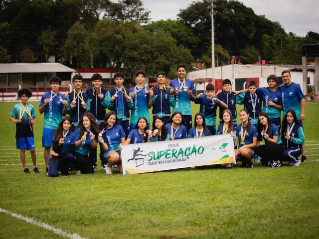 JOVENS DA �REA RURAL DE RESERVA SOMAM 450 MEDALHAS NO ATLETISMO 