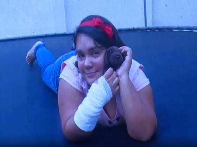 MULHER DE 37 ANOS QUE FINGIA SER CRIAN�A GANHOU MOUNJARO DOS PAIS ADOTIVOS