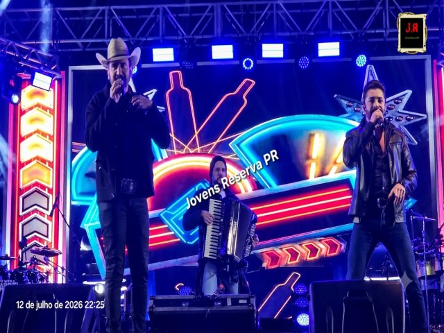 ANTONY E GABRIEL FECHAM COM CHAVE DE OURO A 10� FESTA DO PRODUTOR RURAL EM RESERVA-PR