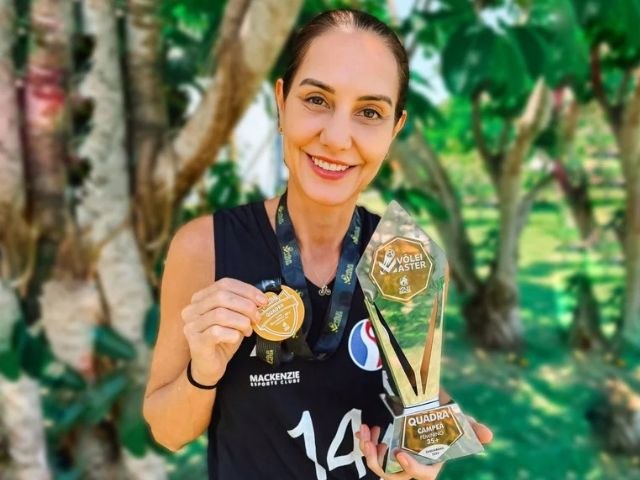 Fernanda Venturini conquista o ttulo no Campeonato Brasileiro de Vlei Master