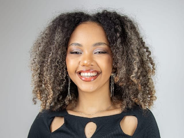 Muriall: cantora e compositora promove show marcante no bairro Benfica