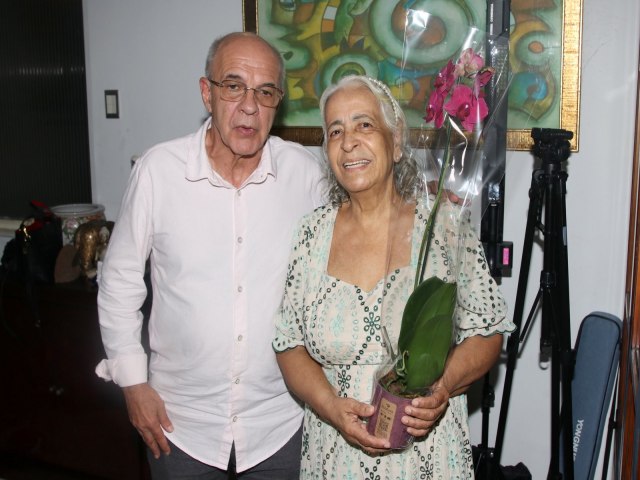 Eduardo Bandeira de Mello comparece a jantar promovido por Elba Rodrigues