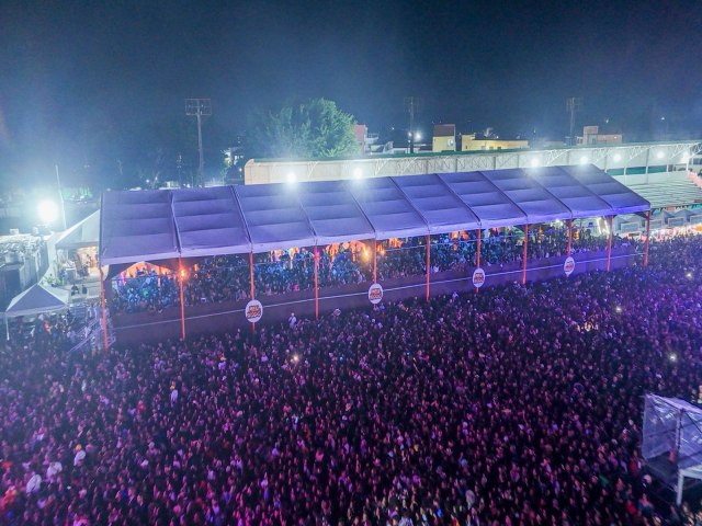 Sucesso no Carnaval de Salvador, Villa desembarca no S�o Jo�o de Serrinha