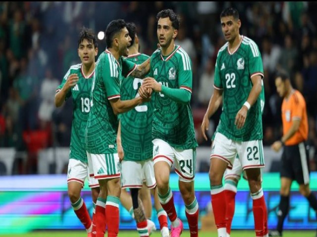  �Arriba! Com estreia �caliente�, M�xico derruba a �frica do Sul em jogo no Est�dio Azteca 