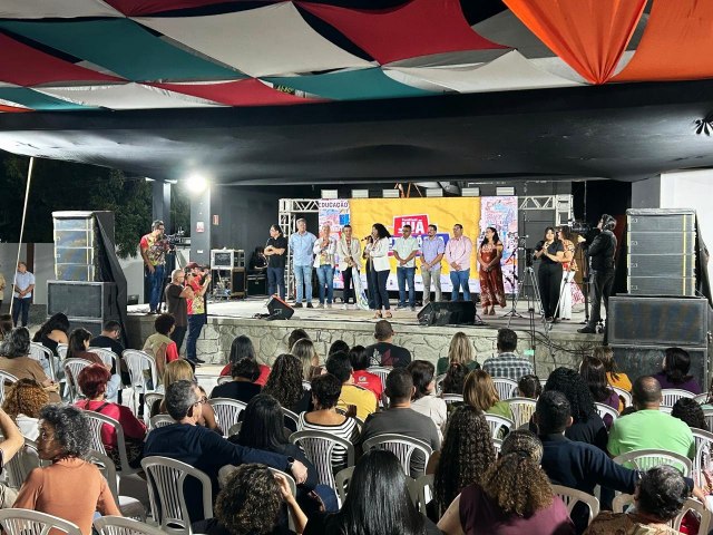 FESTIVAL JU� LITER�RIA COME�A EM JUAZEIRO COM PROGRAMA��O GRATUITA E GRANDES NOMES DA LITERATURA E DA M�SICA BRASILEIRA