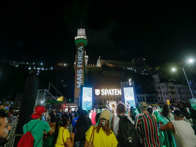 Atletas baianos iluminam o Elevador Lacerda em Salvador com Desafio in�dito de Spaten