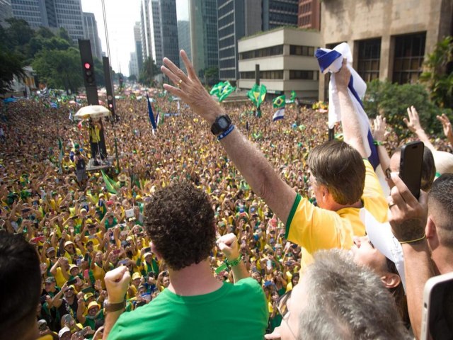 Discursos de pacificao e pedido de reconciliao marcam ato de Bolsonaro na avenida Paulista 