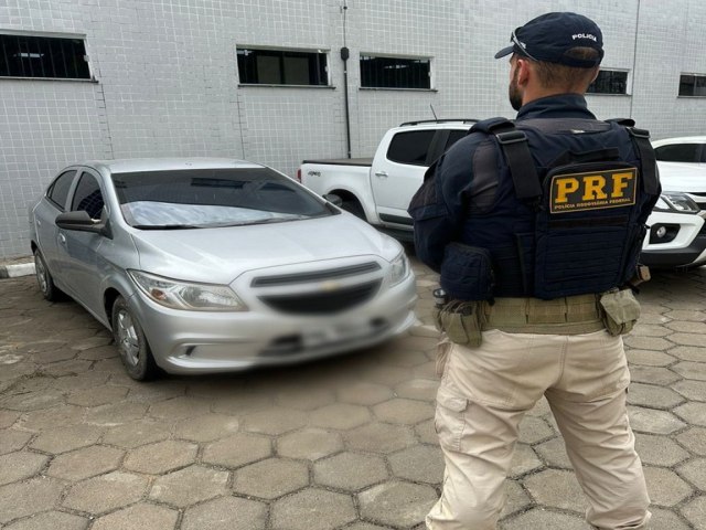 Carro roubado em 2020 em Manaus  recuperado pela PRF em Boa Vista/RR