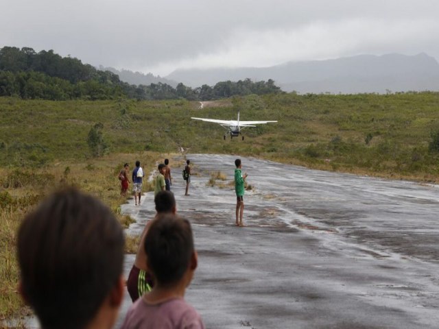 Avies voam at 45h por semana em apoio aos Yanomami