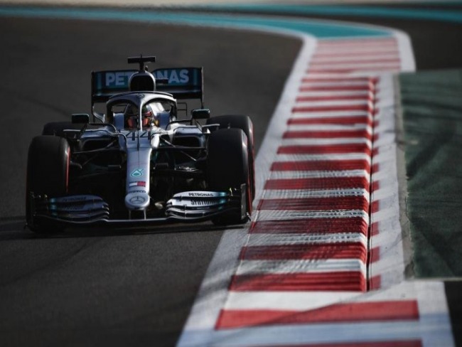 Equipe Mercedes anuncia nova parceria e indica permanência na Fórmula 1