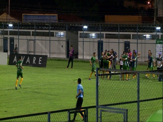 Picos vence fora de casa, ver tropeço do Altos e volta a liderança do Campeonato Piauiense de Futebol 