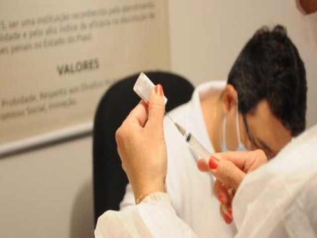 Covid: Saúde de Picos vacina, neste sábado (31), pessoas a partir de 44 anos