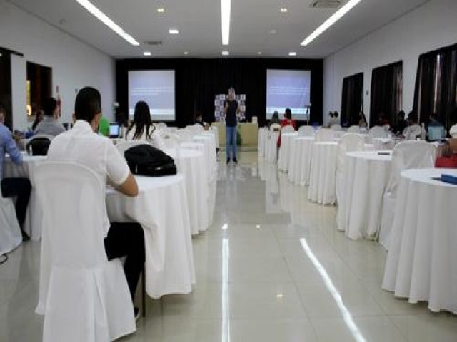 Innova promove capacitação sobre a nova Lei de Licitações e reúne representantes de diversos municípios da Região de Picos
