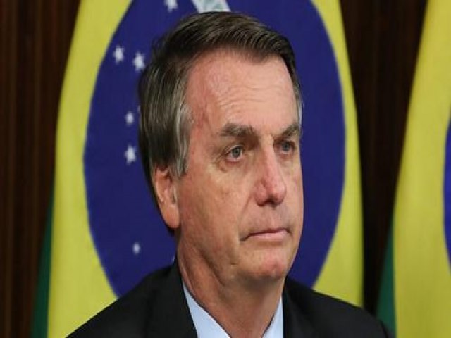 Presidente Bolsonaro fala sobre Auxílio Brasil e prioridades para 2022