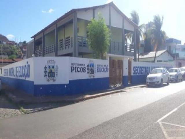 Em Picos, Secretaria de Educação adia início das aulas