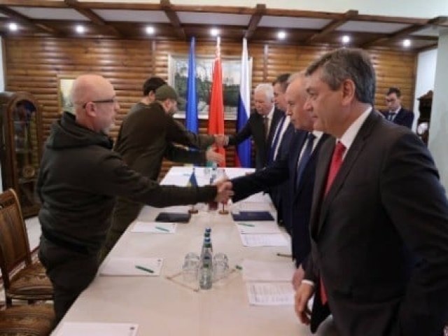 Rússia e Ucrânia concordam com terceira rodada de negociações