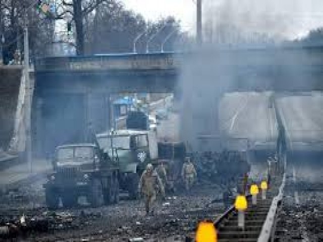 Rússia faz novo bombardeio em cidade perto de Kiev