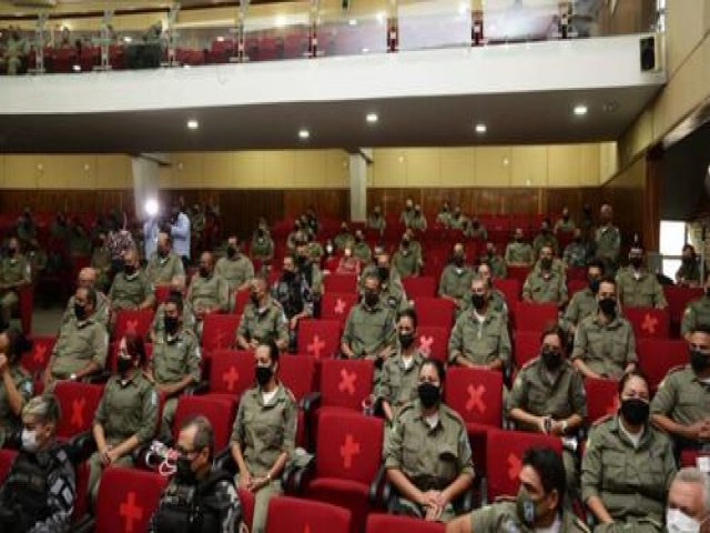 Policiais militares iniciam Cursos de Formação de Cabos e Sargentos