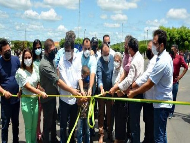 Em Conceição do Canindé, Wellington Dias inaugura obras ao lado do prefeito Mirim e anuncia novos investimentos