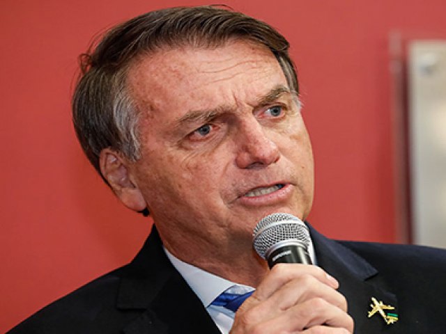 Bolsonaro diz que Viagra das Forças Armadas é para hipertensão