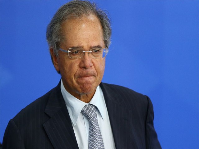 Ministro Paulo Guedes testa positivo para covid e manterá agenda de reuniões virtuais