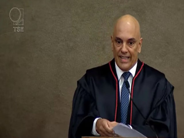 Alexandre de Moraes toma posse como novo presidente do TSE