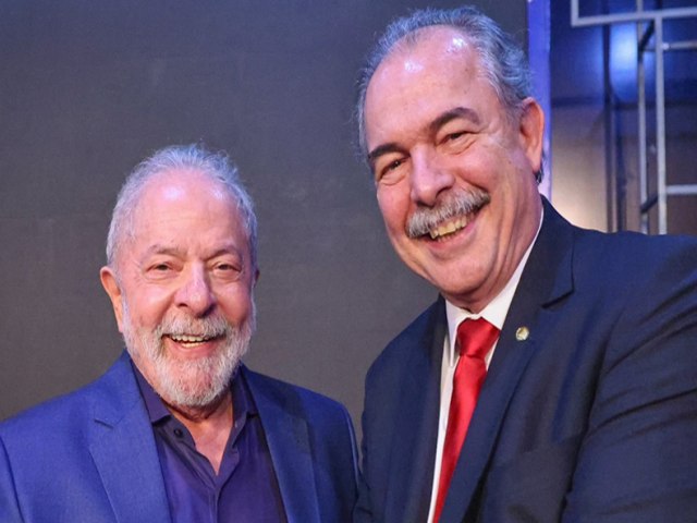 Lula anuncia Aloizio Mercadante como novo presidente do BNDES