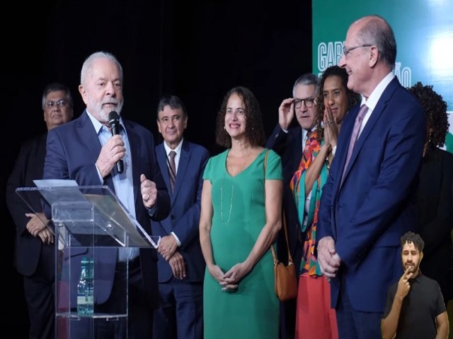 Lula anuncia Alckmin e mais 15 ministros; veja lista completa