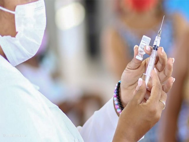 População diverge sobre obrigatoriedade de vacina contra Covid, aponta levantamento