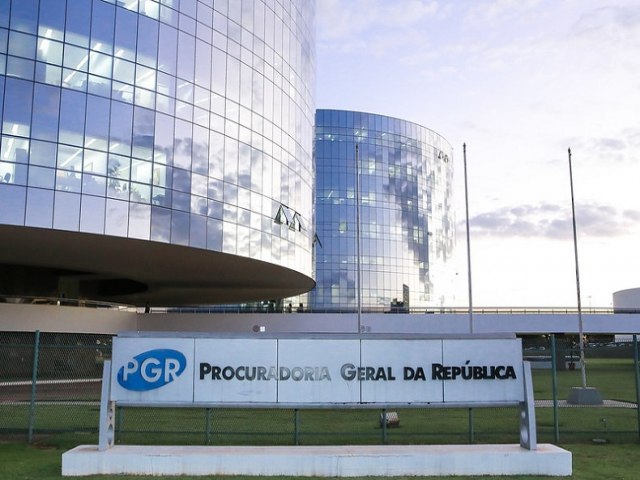 PGR pede ao STJ investigação de Ibaneis Rocha, governador afastado do DF